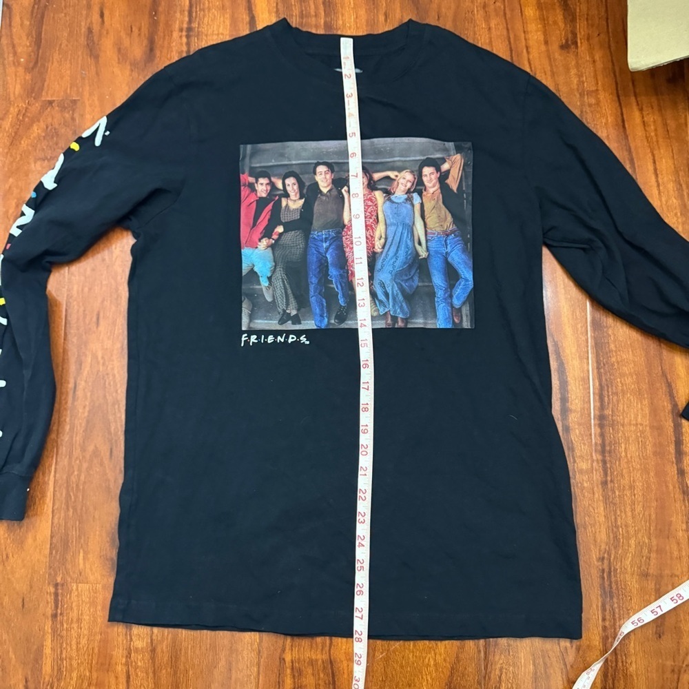 Friends TV Vintage Shirt Size Medium - Picture 8 of 9